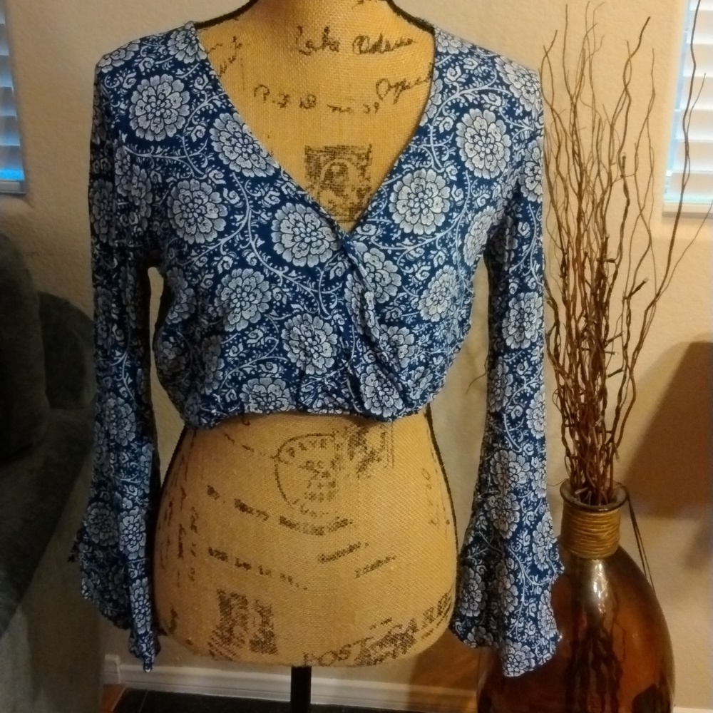 Forever 21 Crop Top Size M